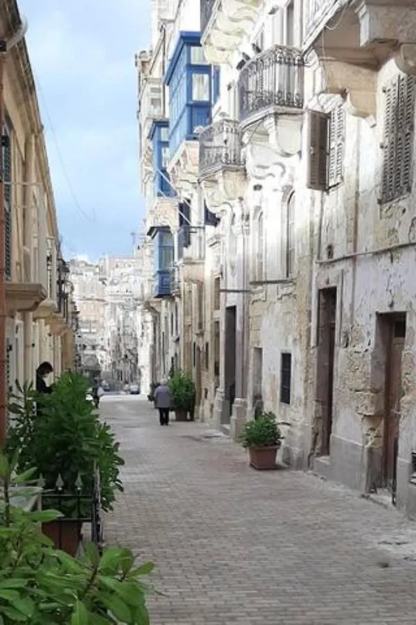 Nr65 Valletta Portview Apartment 0*,